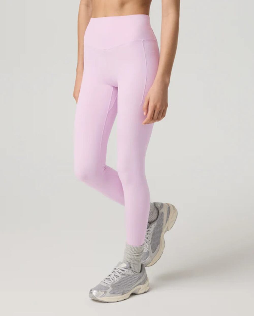 NWT Vuori AllTheForm Pocket Legging in Orchid Whisper Size Medium